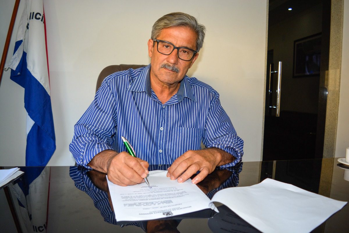 Prefeito de Presidente Kennedy é internado após sofrer queda de pressão