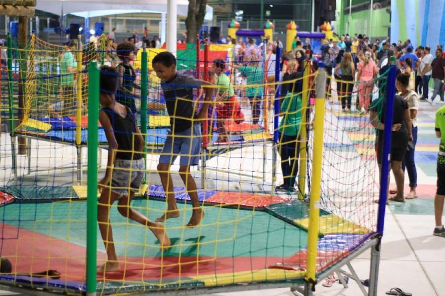 Farra de diversão na entrega da nova Praça de Jardim Limoeiro