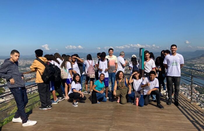 Estudantes descobrem novos horizontes de Vitória por meio das trilhas na Fonte Grande
