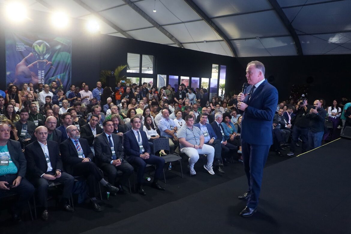 Governador marca presença na abertura do seminário sobre sustentabilidade em Vitória