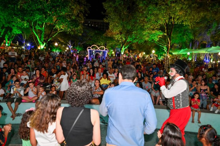 Parque Moscoso se ilumina: Abertura do Natal é marcada por brilho e alegria