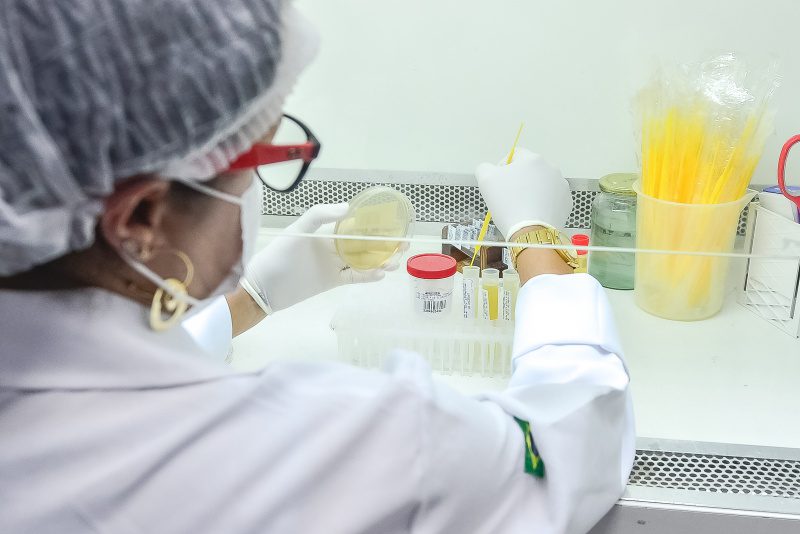 Vitória nomeia mais profissionais aprovados em concurso da saúde