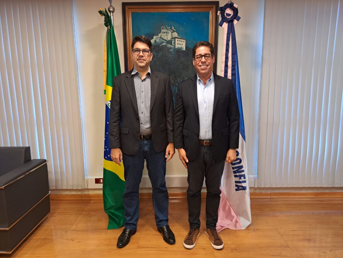 Marcelo Santos inscreve Davi Diniz para vaga no Tribunal de Contas com assinatura de 25 deputados