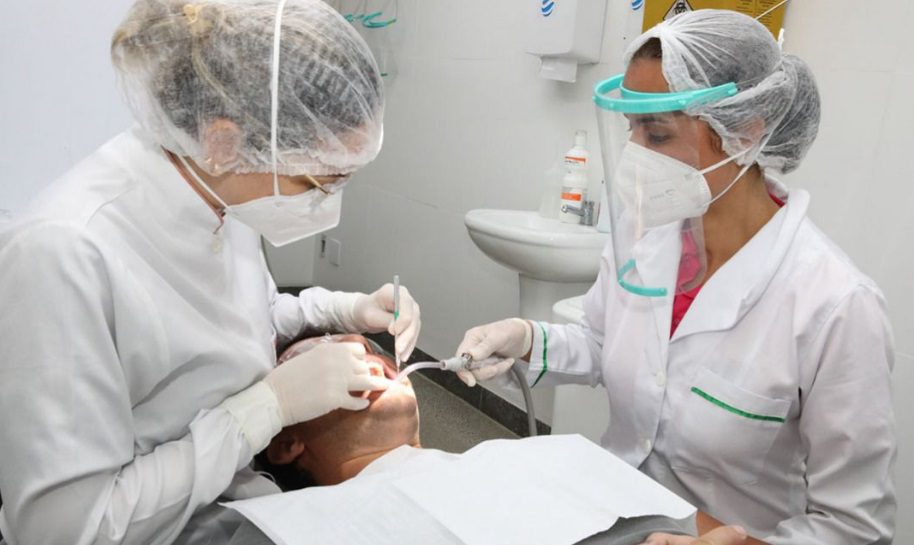 Cariacica oferece tratamento odontológico gratuito com 950 vagas mensais; veja como agendar