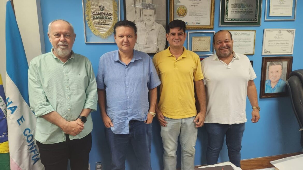 Prefeito Euclério Sampaio e Lideranças do PCdoB Dialogam sobre Desenvolvimento em Cariacica