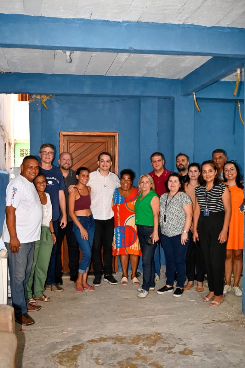 Pazolini entrega mais duas casas reconstruídas em Vitória