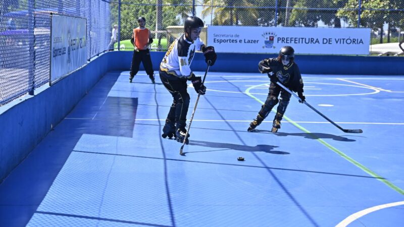 Pazolini inaugura inédita quadra de hóquei e patinação