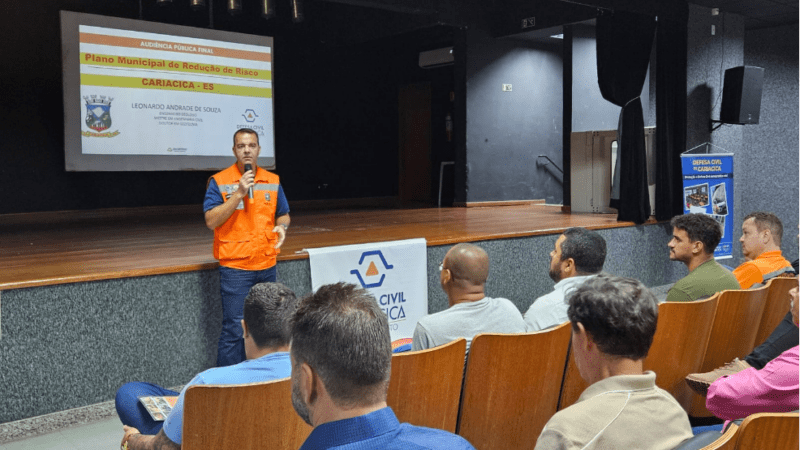 Especialistas, gestores públicos e comunidade se reúnem para discutir planos de redução de riscos de alagamentos e deslizamentos