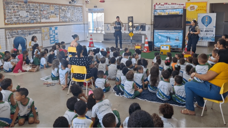 Maio Amarelo: crianças aprendem brincando regras sobre trânsito seguro
