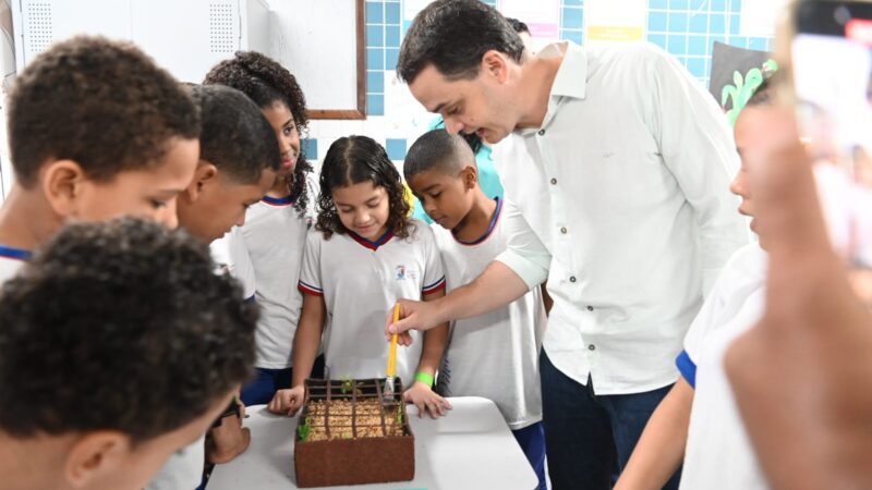 Pazolini Participa da Apresentação de Disciplinas Eletivas na EMEF de Tempo Integral Moacyr Avidos, na Ilha do Príncipe