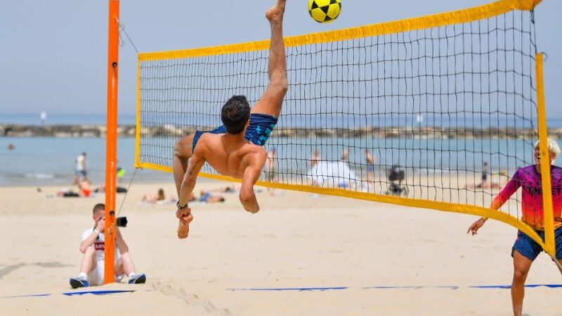 Torneio de Futevôlei agita a Praia de Itapuã neste sábado (27)