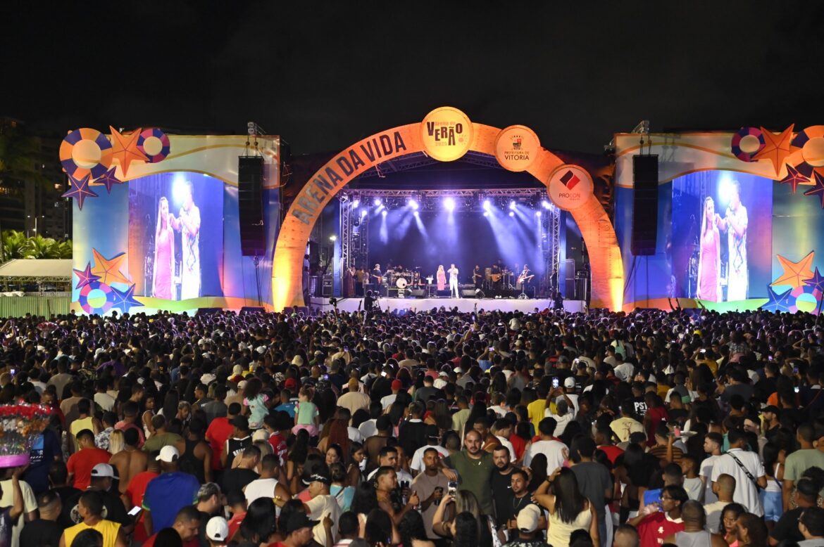 Pré-Carnaval na Arena de Verão arrasta multidão e faz história em Vitória