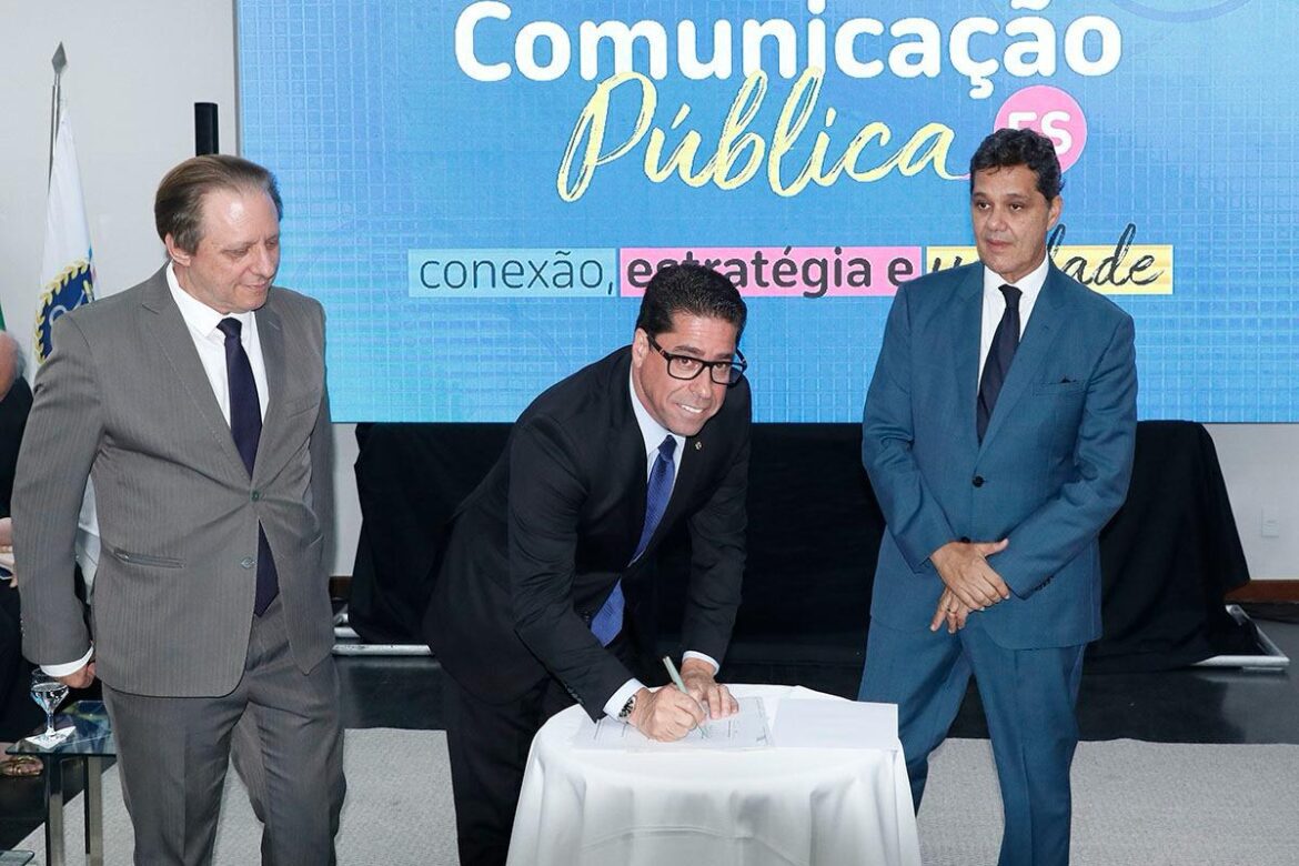 Assembleia firma acordo de cooperação destinado a combater a desinformação