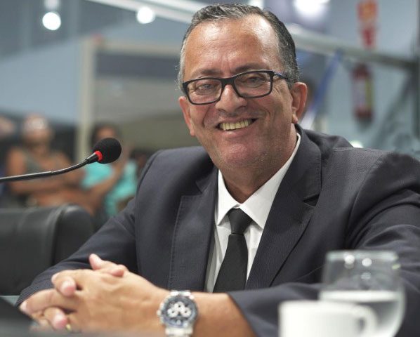 Aprovado! Luiz Emanuel Celebra Avanço na Inclusão Social em Vitória