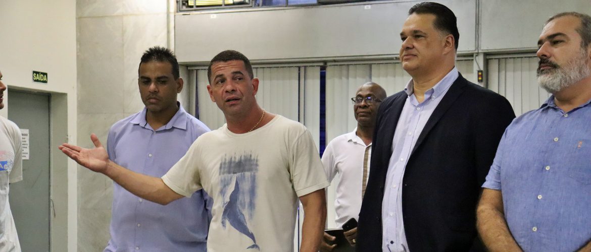 Vereadores realizam visita técnica ao edifício Castelo Branco, no centro de Vitória