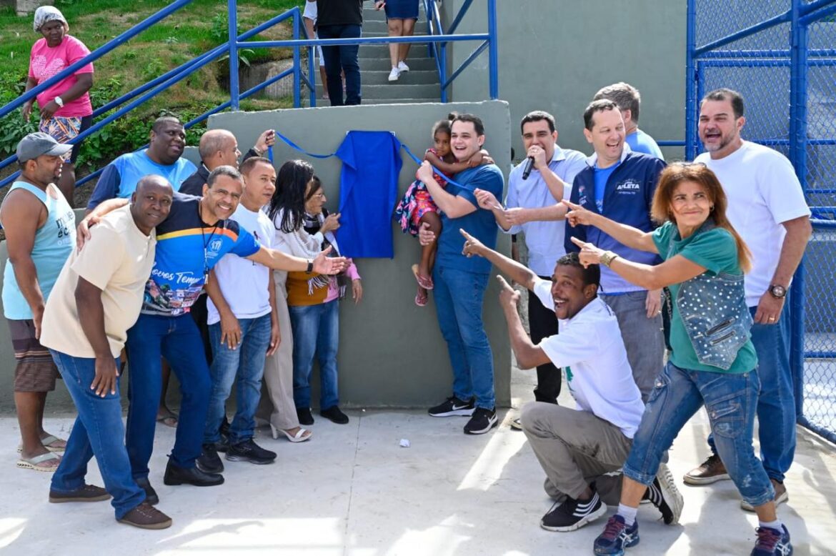 Pazolini e lideranças comunitárias inauguram Complexo Esportivo do Jaburu: novo espaço de lazer, esporte e convivência