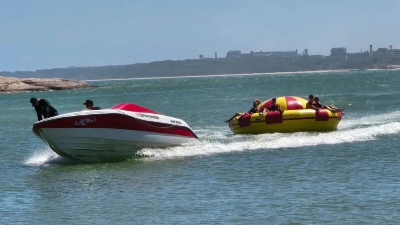 “Giro maluco”: conheça o disco inflável, nova atração nas praias do Espírito Santo