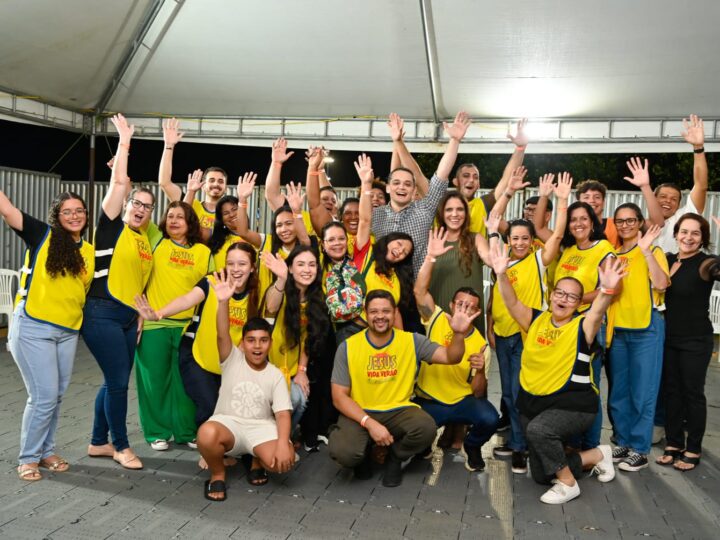 Pazolini promove Jesus Vida Verão e reúne 70 mil pessoas na Praia de Camburi