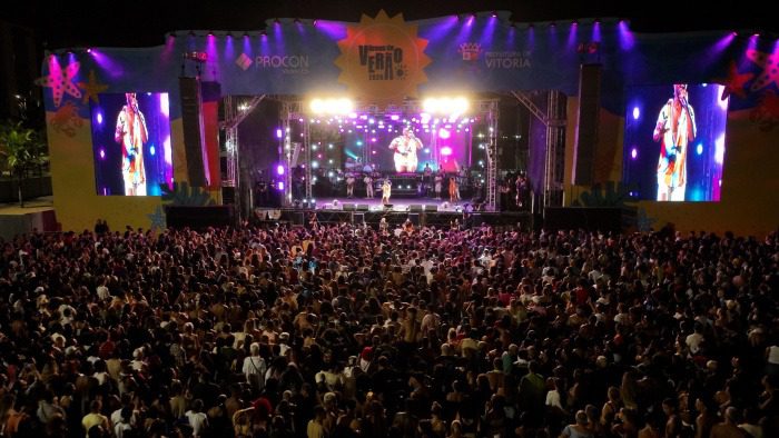 Temporada de verão da capital começa com Flavinha Mendonça e É O Tchan