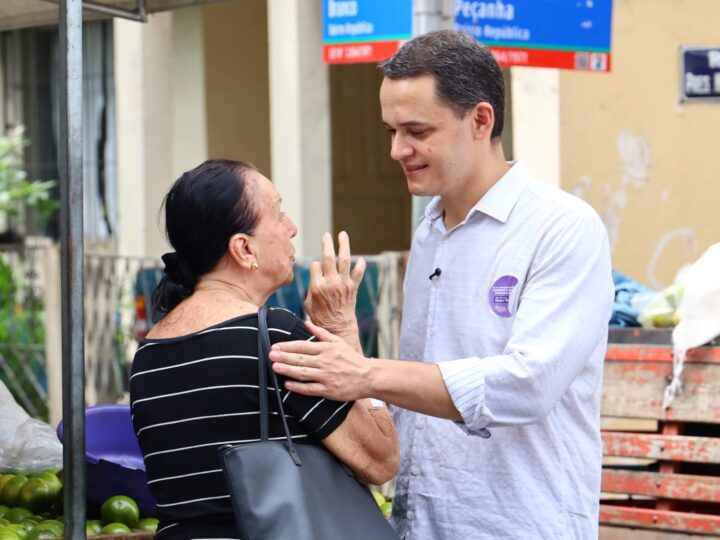 Pazolini fortalece rede de proteção às mulheres com ação na feira livre do Bairro República