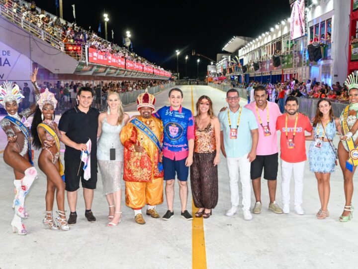 Pazolini abre o Carnaval do Brasil com dois dias de espetáculo, avança com a Cidade do Samba e festeja nas arquibancadas do Sambão do Povo