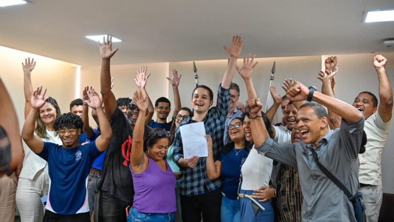 Ordem de serviço assinada: Pazolini garante investimento milionário em bairros da capital