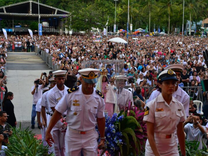 Multidão de 2,7 milhões encerra Festa da Penha 2026 em clima de fé na Prainha