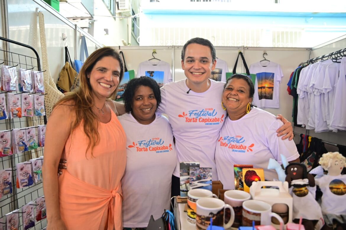 Presença de Pazolini marca Festival da Torta Capixaba na Ilha das Caieiras