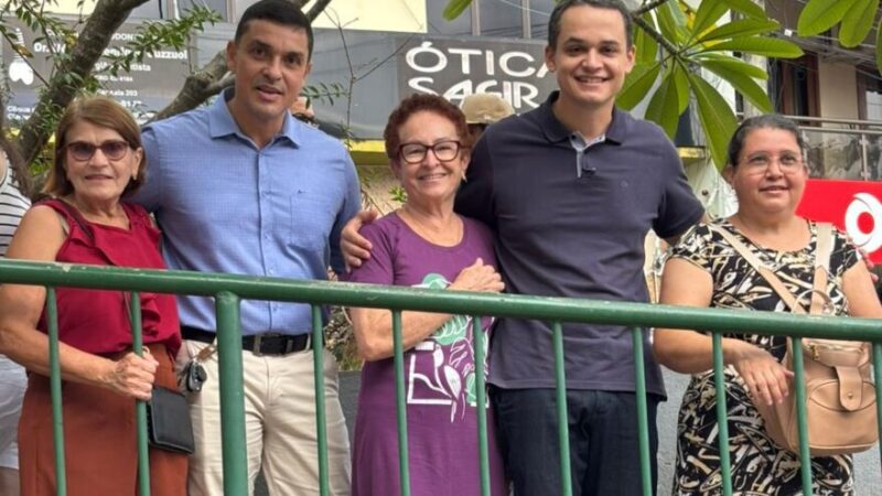 Pazolini é calorosamente recebido na festa de aniversário de João Neiva