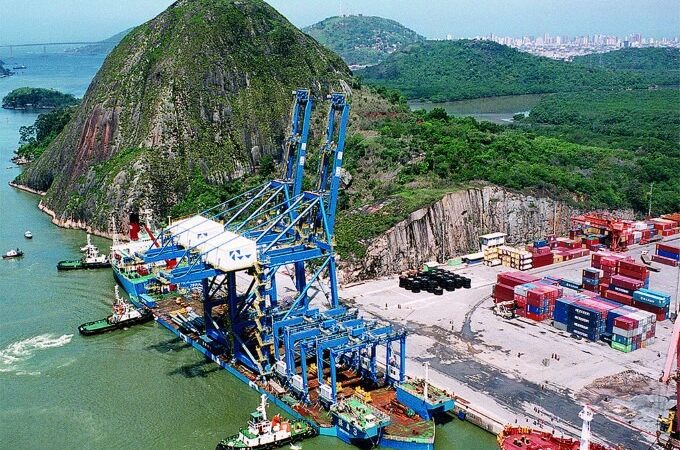 Estrutura portuária de Vila Velha amplia operações e lidera logística capixaba