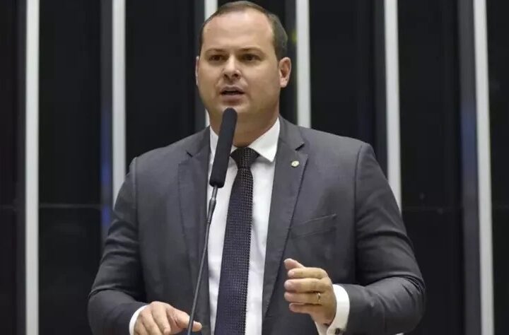 Após articulação de Victor Linhalis, Ministério facilita acesso de pescadores ao PesqBrasil