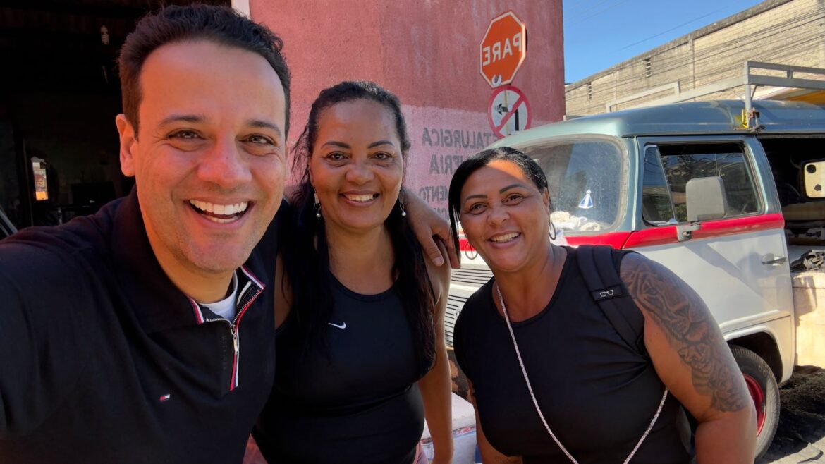 Douglas Camargo intensifica visitas às feiras da Grande Vitória e amplia conexão direta com a população