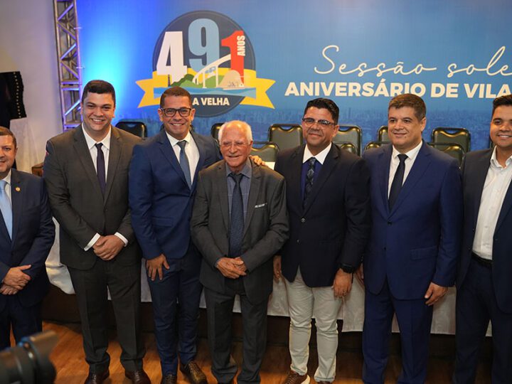 Devanir Ferreira amplia articulação política e homenageia lideranças durante sessão solene dos 491 anos de Vila Velha