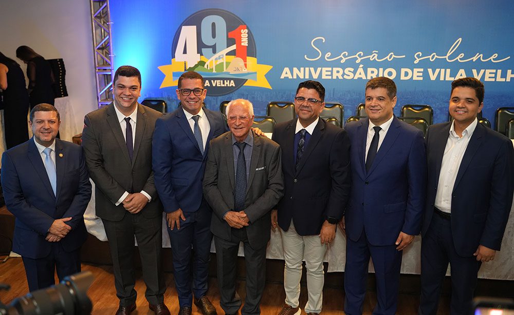 Devanir Ferreira amplia articulação política e homenageia lideranças durante sessão solene dos 491 anos de Vila Velha