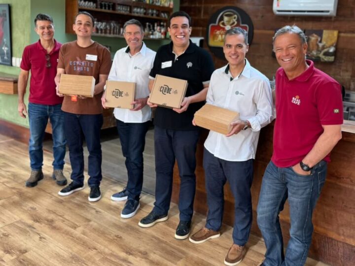 Lorenzo Pazolini e Erick Musso conhecem de perto desafios e oportunidades da cafeicultura na Real Café