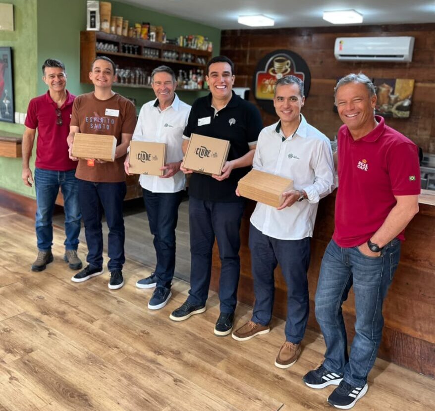 Lorenzo Pazolini e Erick Musso conhecem de perto desafios e oportunidades da cafeicultura na Real Café