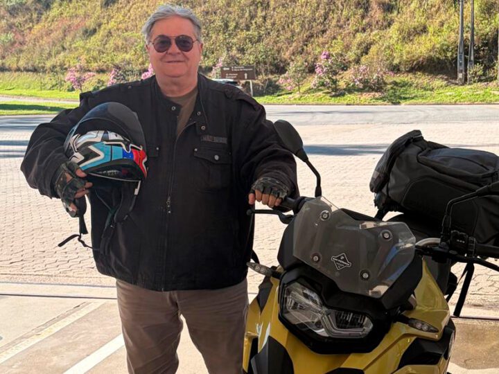 De moto e na estrada: Luiz Paulo Vellozo Lucas intensifica agenda pelos municípios capixabas