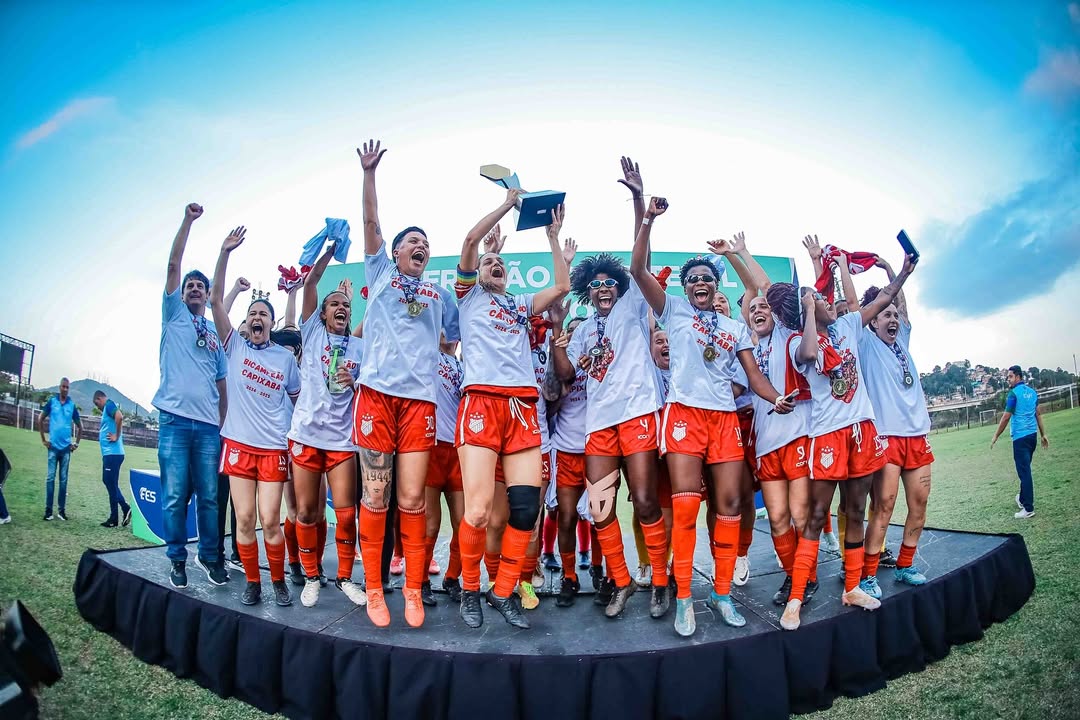 Futebol feminino de Vargem Alta recebe reforço de R$ 50 mil para seguir fazendo história