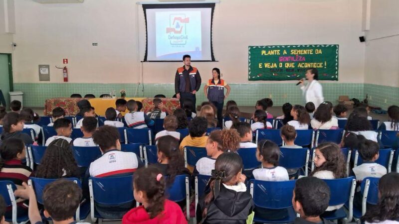 Defesa Civil leva projeto educativo sobre riscos e prevenção a escolas de Vila Velha