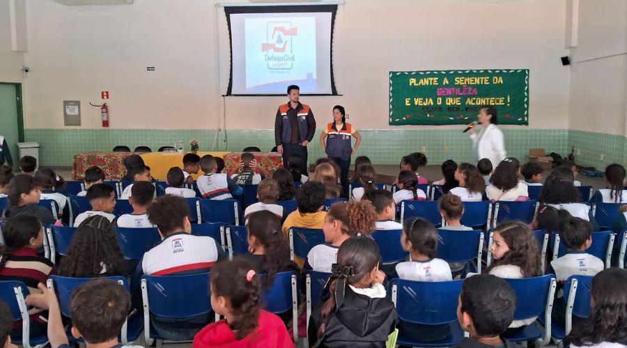 Defesa Civil leva projeto educativo sobre riscos e prevenção a escolas de Vila Velha