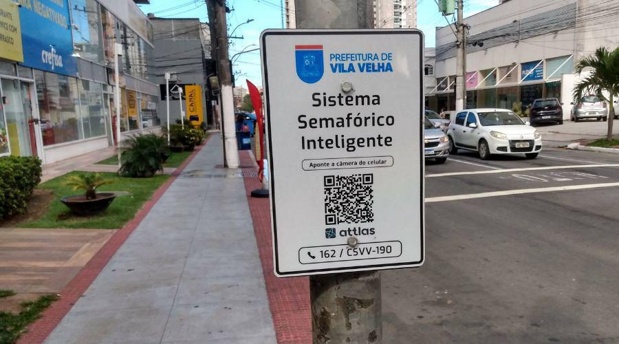QR Code em semáforos gera mais de 2 mil chamados e agiliza manutenção em Vila Velha