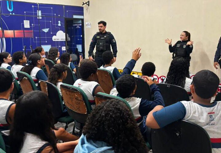 Projeto Anjos da Guarda leva educação para o trânsito a estudantes de Vila Velha