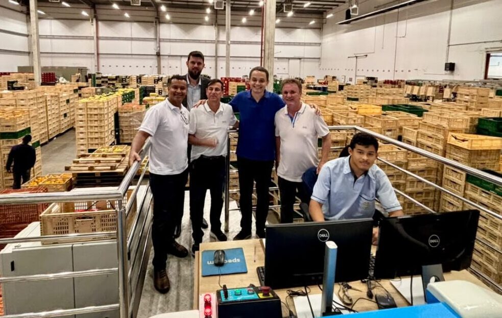 Pazolini percorre a Extrafruti, em Viana, destaca geração de empregos e fortalece diálogo com o agronegócio capixaba