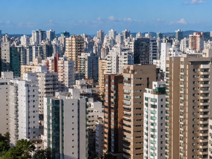 Parceria entre Prefeitura de Vitória e Governo Federal garante avanço histórico na entrega de escrituras