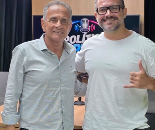 Carlos Manato debate saúde, turismo, eleições e os bastidores da política capixaba em podcast