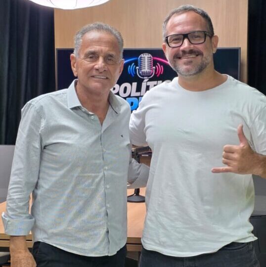 Carlos Manato debate saúde, turismo, eleições e os bastidores da política capixaba em podcast