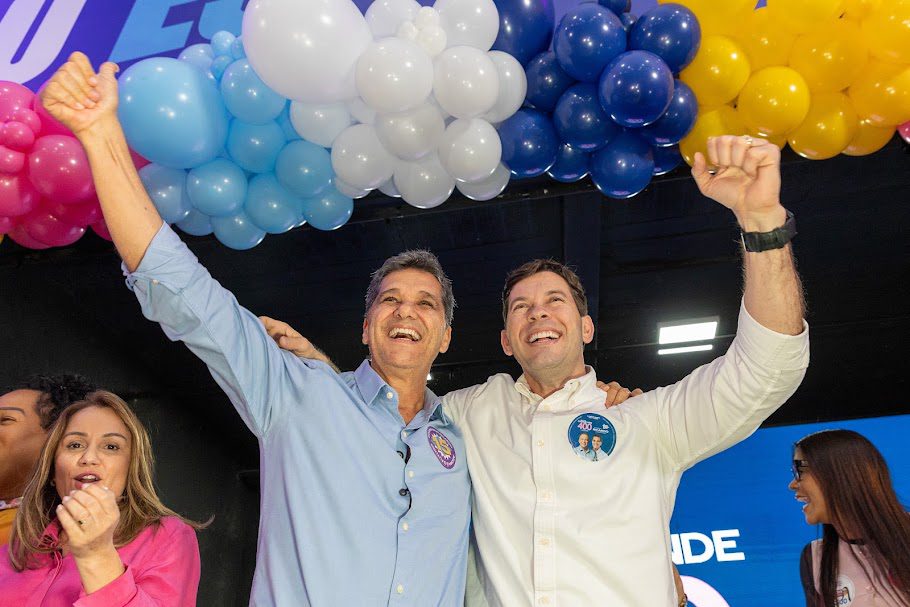 Arnaldinho anuncia Ferraço e Casagrande como seus candidatos em encontro político em Vila Velha
