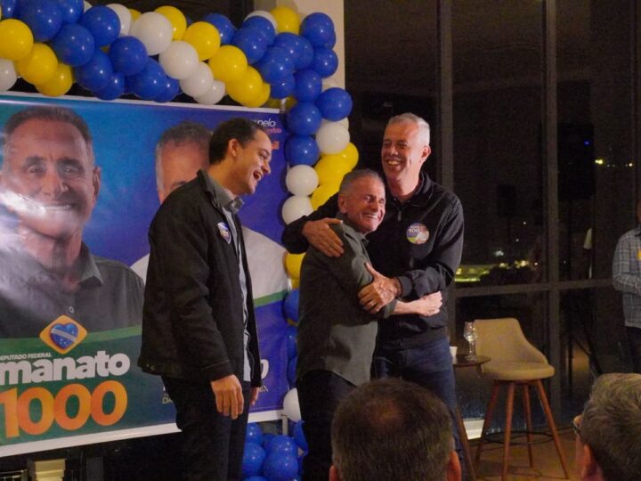 Com Pazolini e Evair, Manato oficializa candidatura a deputado federal em Pedra Azul