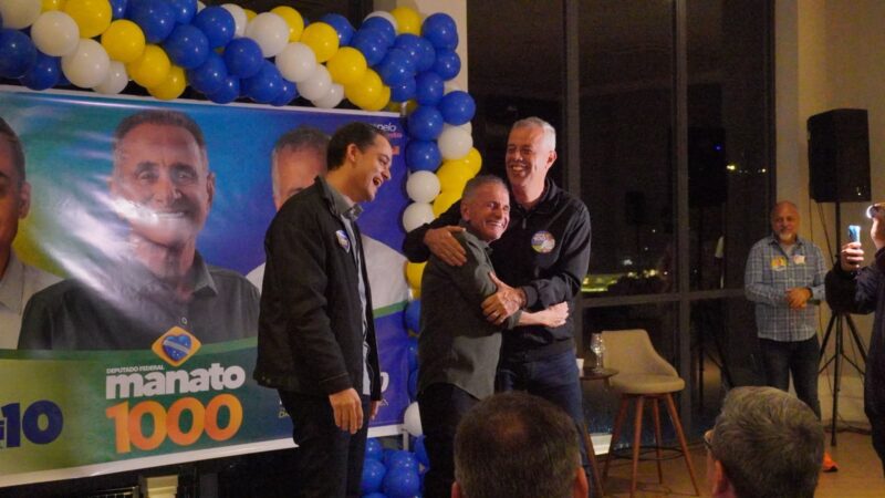 Com Pazolini e Evair, Manato oficializa candidatura a deputado federal em Pedra Azul
