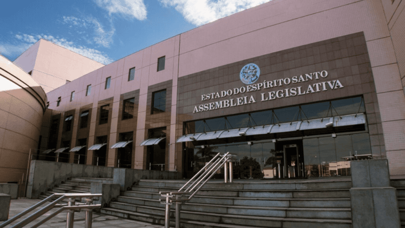 ES tem 403 candidatos a deputado estadual e 135 a federal